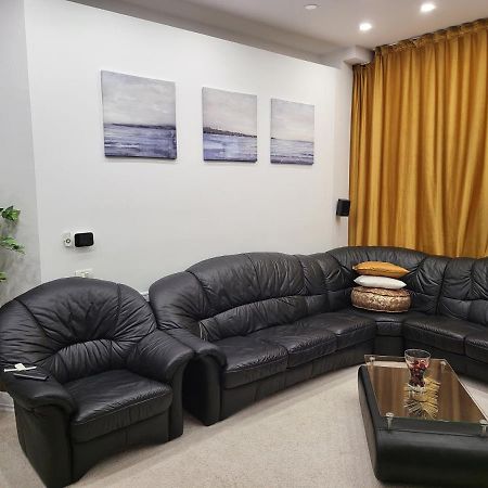Large Luxury Apartment - Penthouse - Terrace Boekarest Buitenkant foto