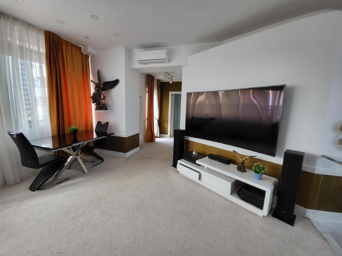 Large Luxury Apartment - Penthouse - Terrace Boekarest Buitenkant foto