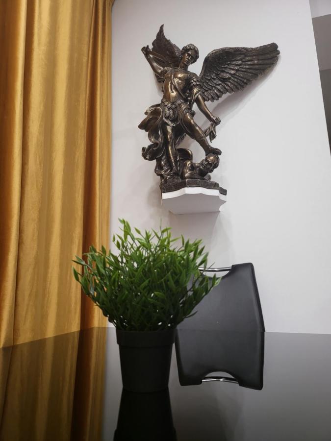 Large Luxury Apartment - Penthouse - Terrace Boekarest Buitenkant foto