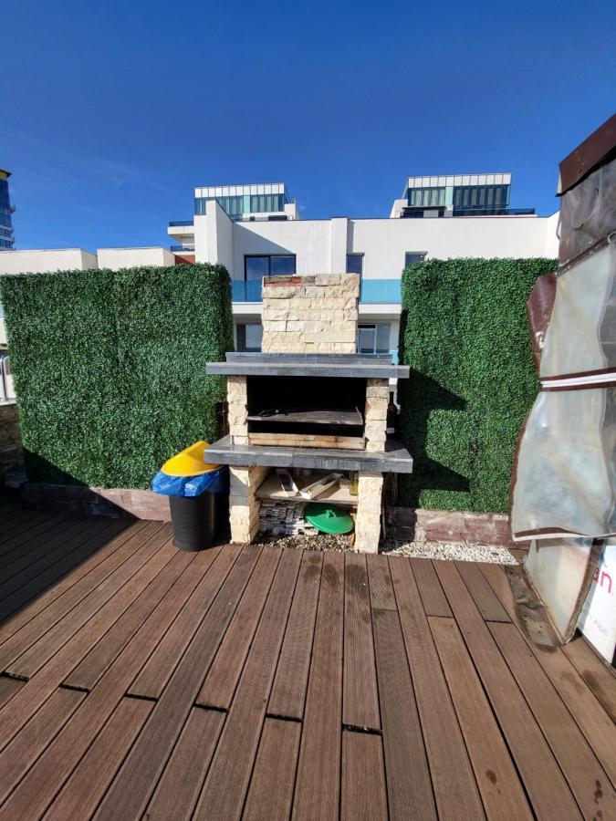 Large Luxury Apartment - Penthouse - Terrace Boekarest Buitenkant foto