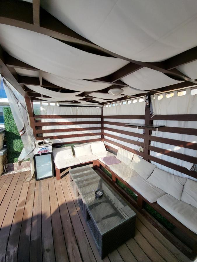 Large Luxury Apartment - Penthouse - Terrace Boekarest Buitenkant foto